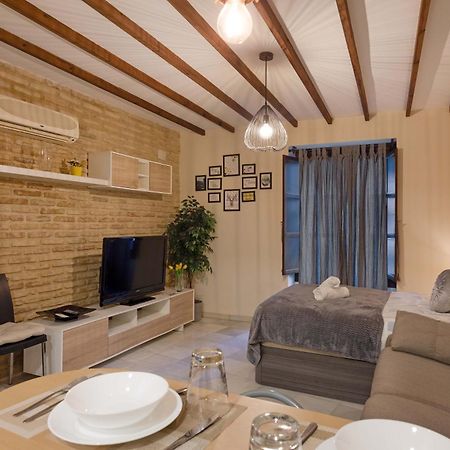 Apartamentos Y Lofts En Triana Севилья Экстерьер фото