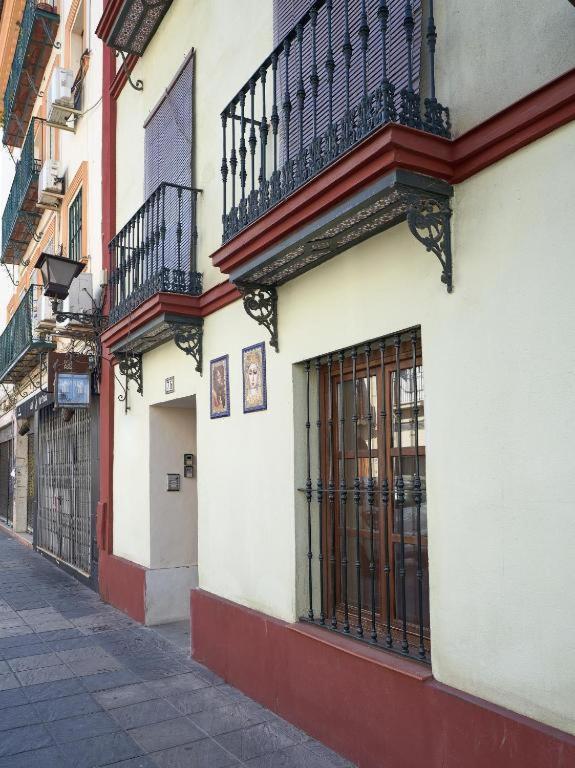 Apartamentos Y Lofts En Triana Севилья Экстерьер фото