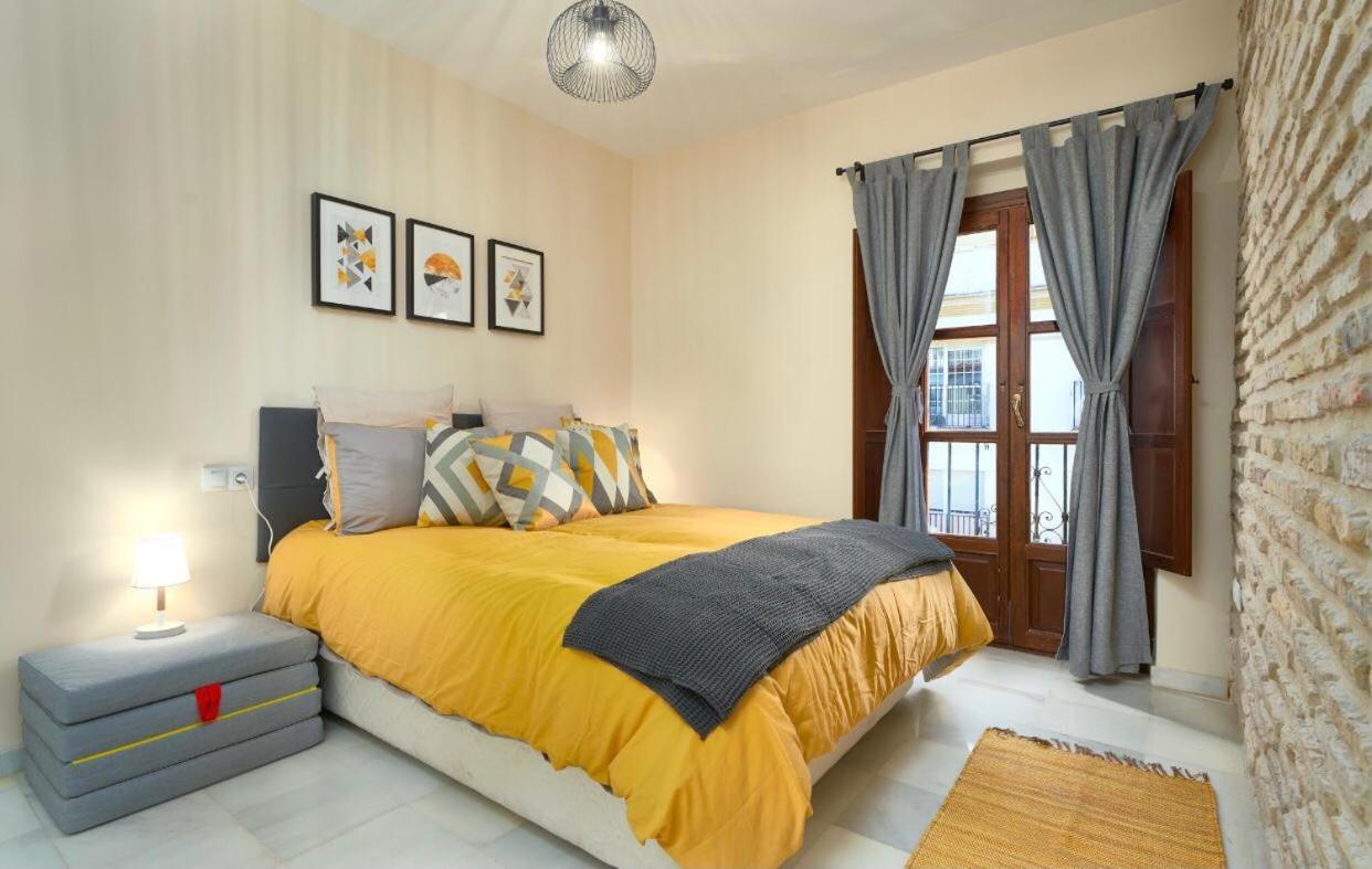 Apartamentos Y Lofts En Triana Севилья Экстерьер фото