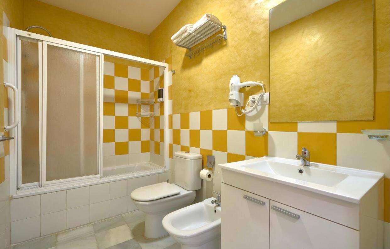 Apartamentos Y Lofts En Triana Севилья Экстерьер фото