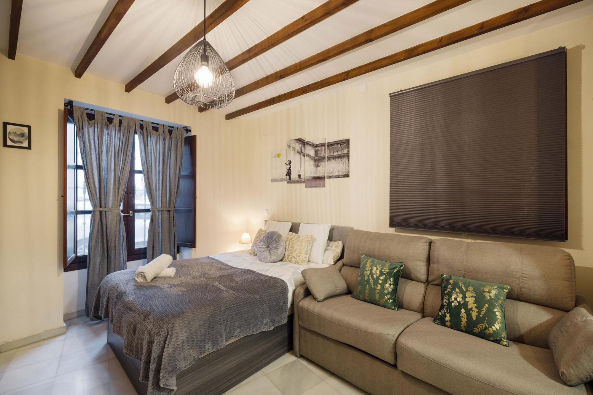 Apartamentos Y Lofts En Triana Севилья Экстерьер фото